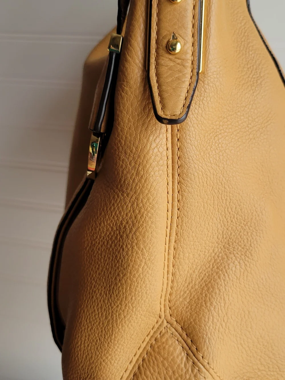 Michael Kors Bedford Large Pebbled Leather Hobo Shoulder Bag Tan Gold EUC.
